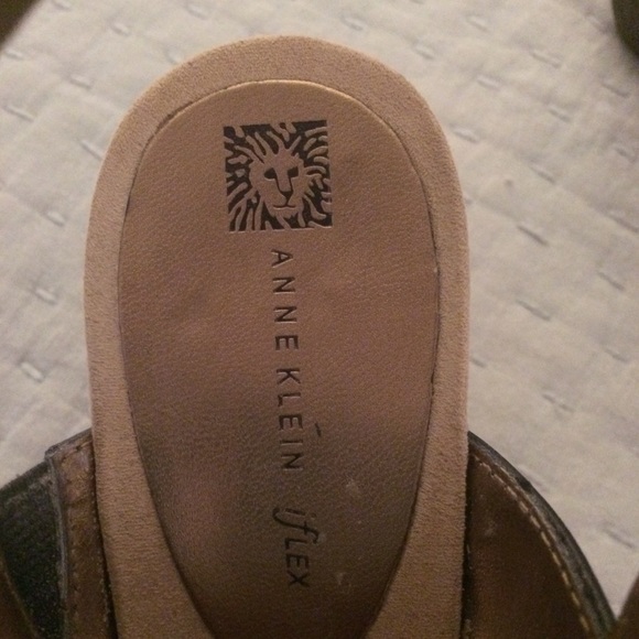 Anne Klein iFlex Brown & Blue Cork Heel Wedges - Picture 4 of 4